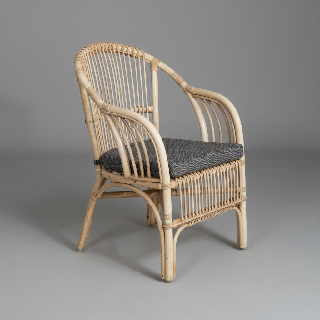 El Yapımı Doğal Rattan Kolçaklı Konfor Sandalyesi