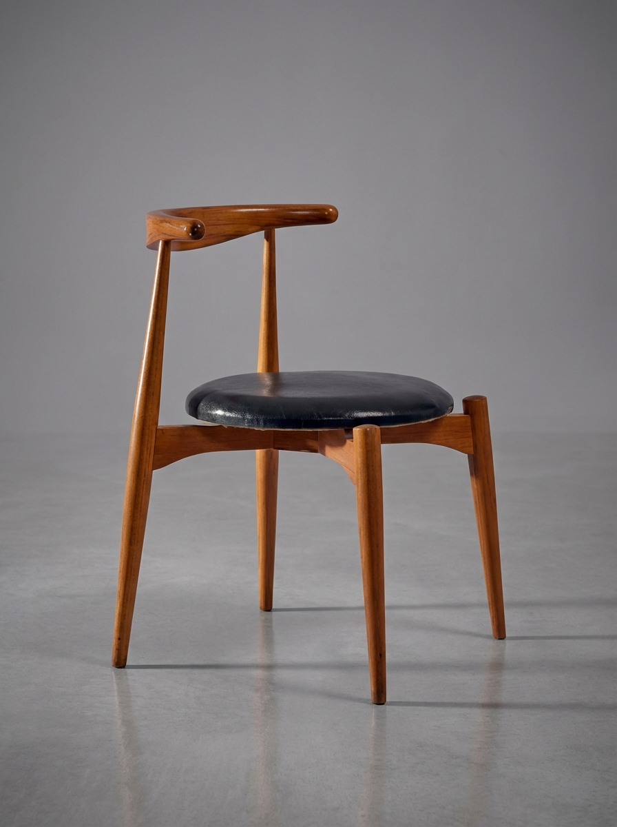 Era Kollu Ahşap Sandalye